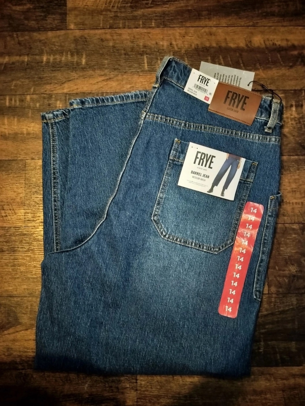 FRYE Barrel Jeans Women Size 14 Medium Wash NWT.